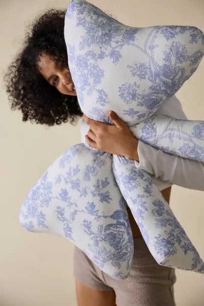 Big Bow Printed Throw Pillow | Urban Outfitters (US and RoW)
