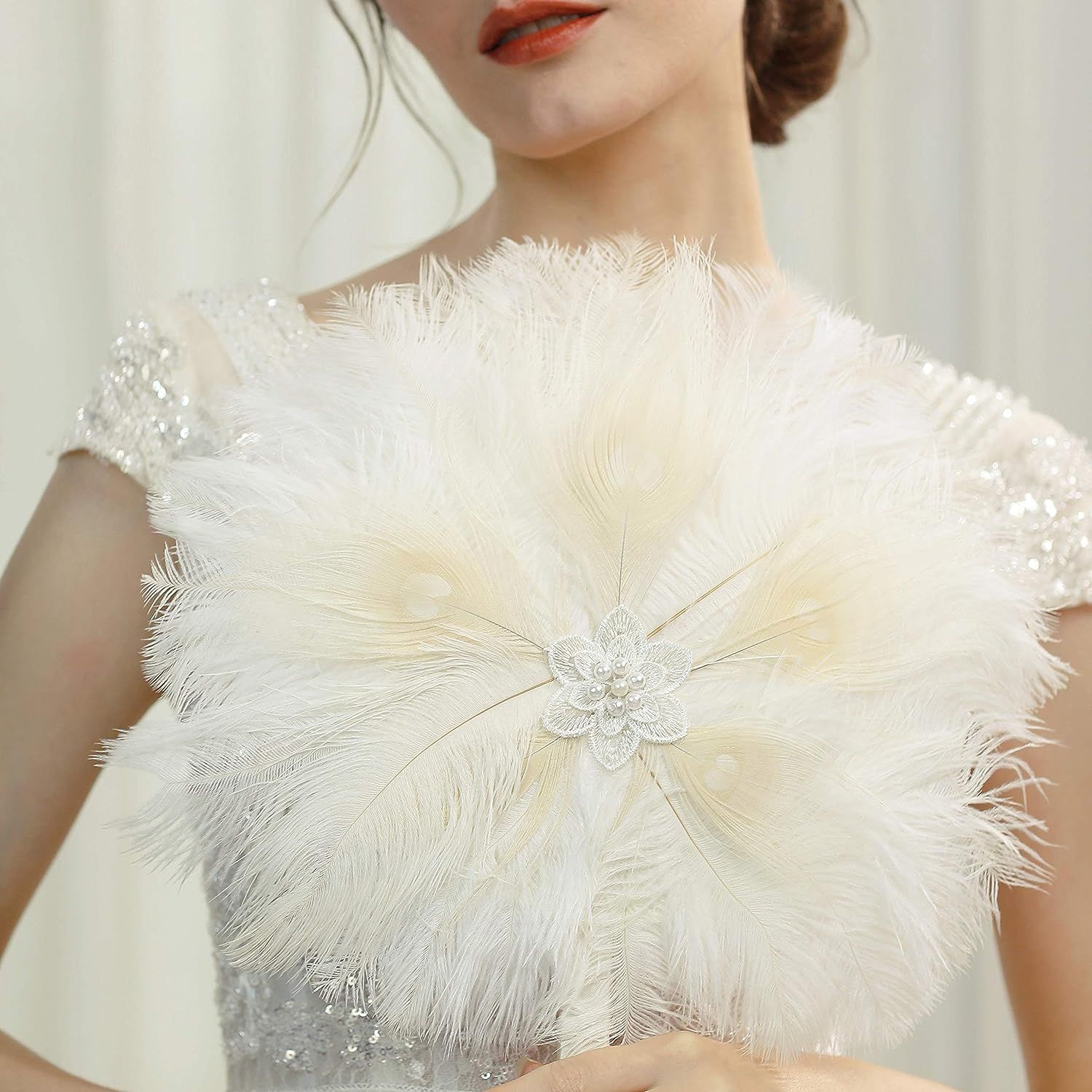 BABEYOND Vintage Bridal Feather Bouquet 1920s Ostrich Feather Fan Crystal Bridesmaid Bouquet 20s ... | Amazon (US)