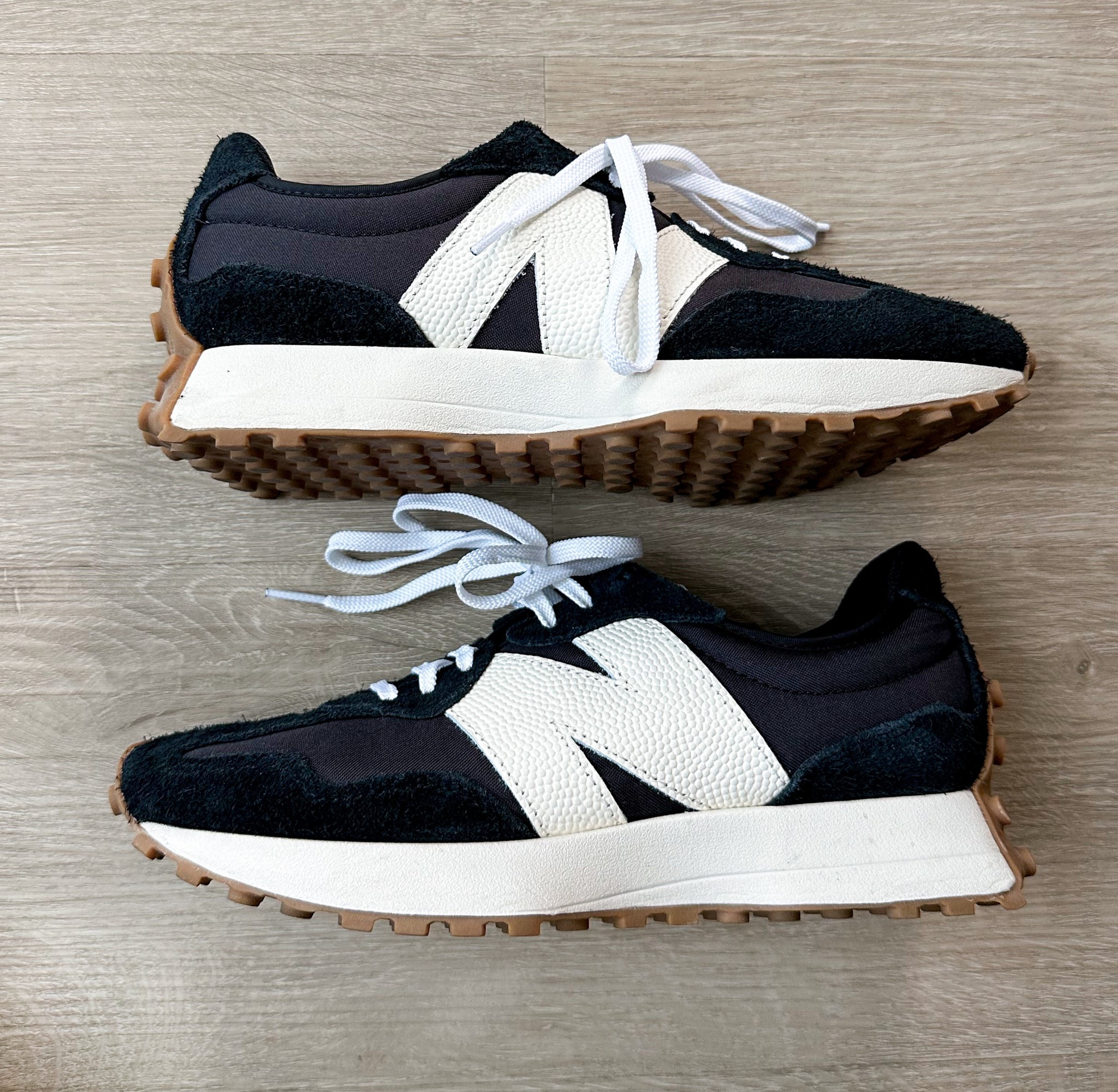 New Balance 327

#LTKShoeCrush