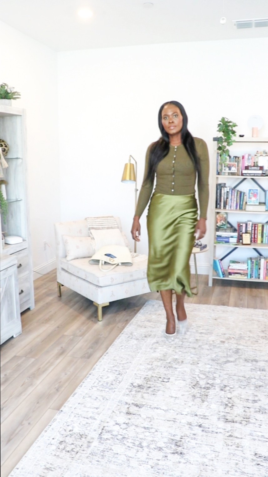 Slip skirt has become a favorite for me this spring. It’s an effortless piece that is easily elevated. This one is only $22 —snagged it DEAL!!! Run and go get it!!!! 







#LTKspring #LTKstyletip #LTKsummer