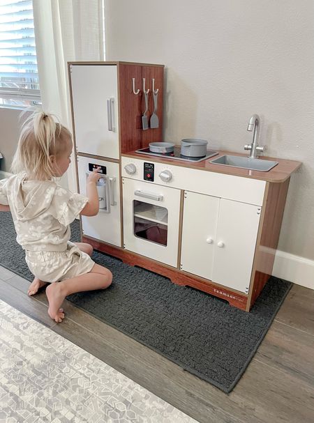 Teamson Play Kitchen

play kitchen / amazon find / neutral kitchen / playroom / play space / kid room / kid play kitchen / toy room



#LTKfamily #LTKkids #LTKhome