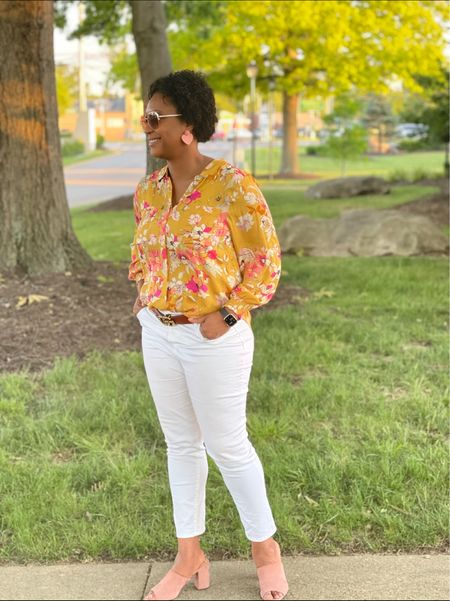 White jeans | yellow blouse | floral top | pink wedges | sunglasses 

#LTKfindsunder50 #LTKshoecrush #LTKFestival