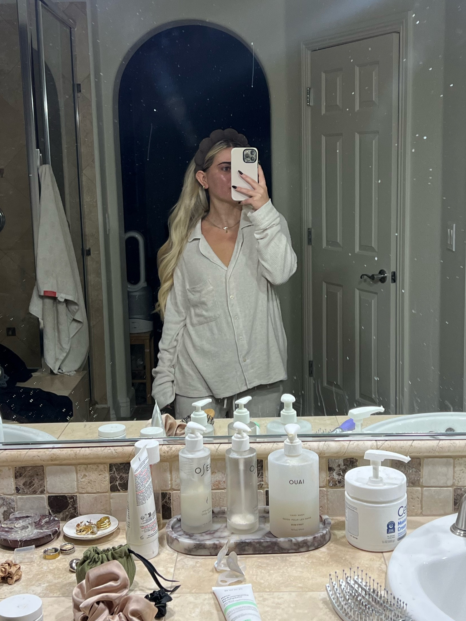 Softest target pjs 🤍

#LTKmorningroutine #LTKGiftGuide #LTKFindsUnder50