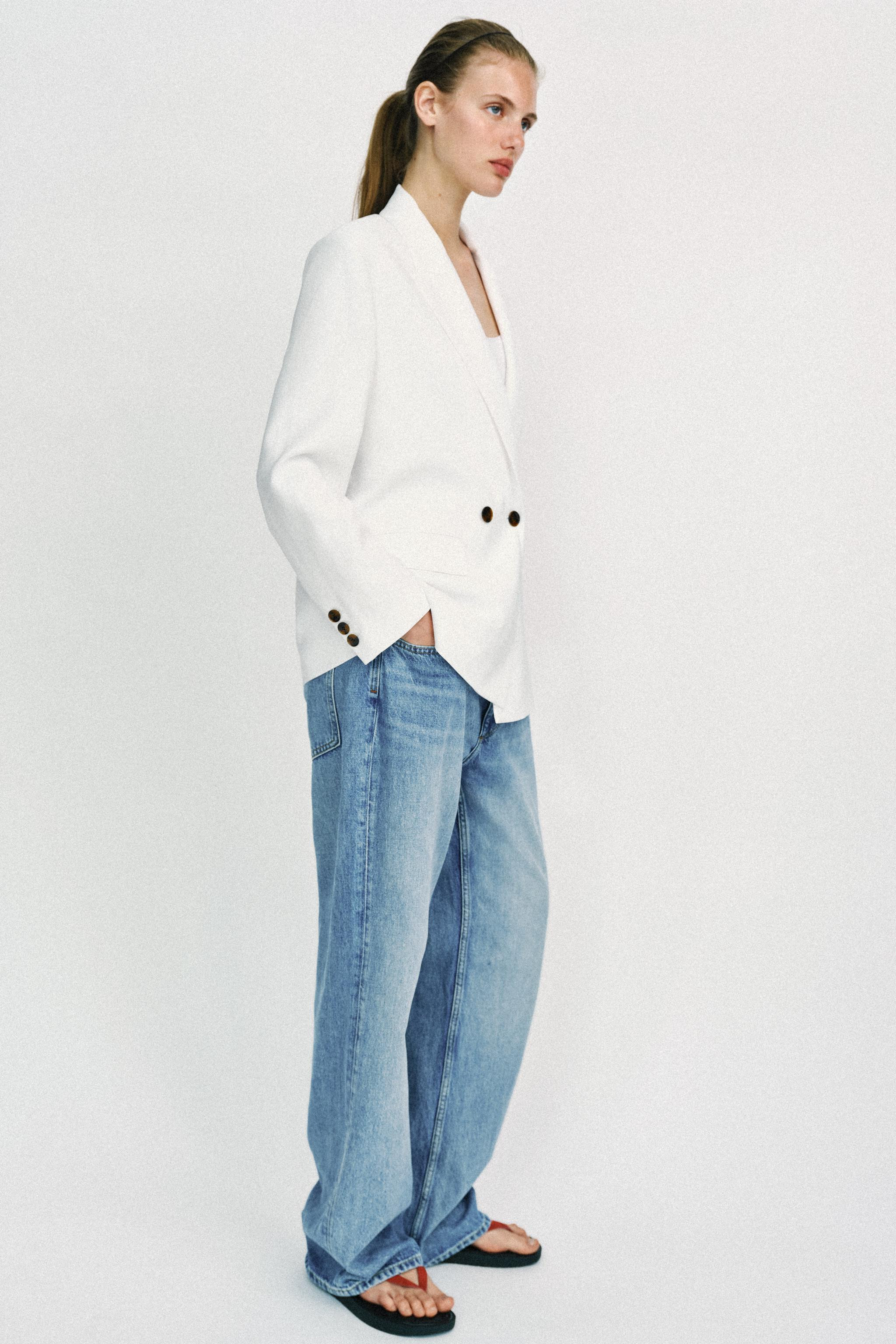 OVERSIZE DOUBLE-BREASTED BLAZER WITH SHOULDER PADS | Zara UK