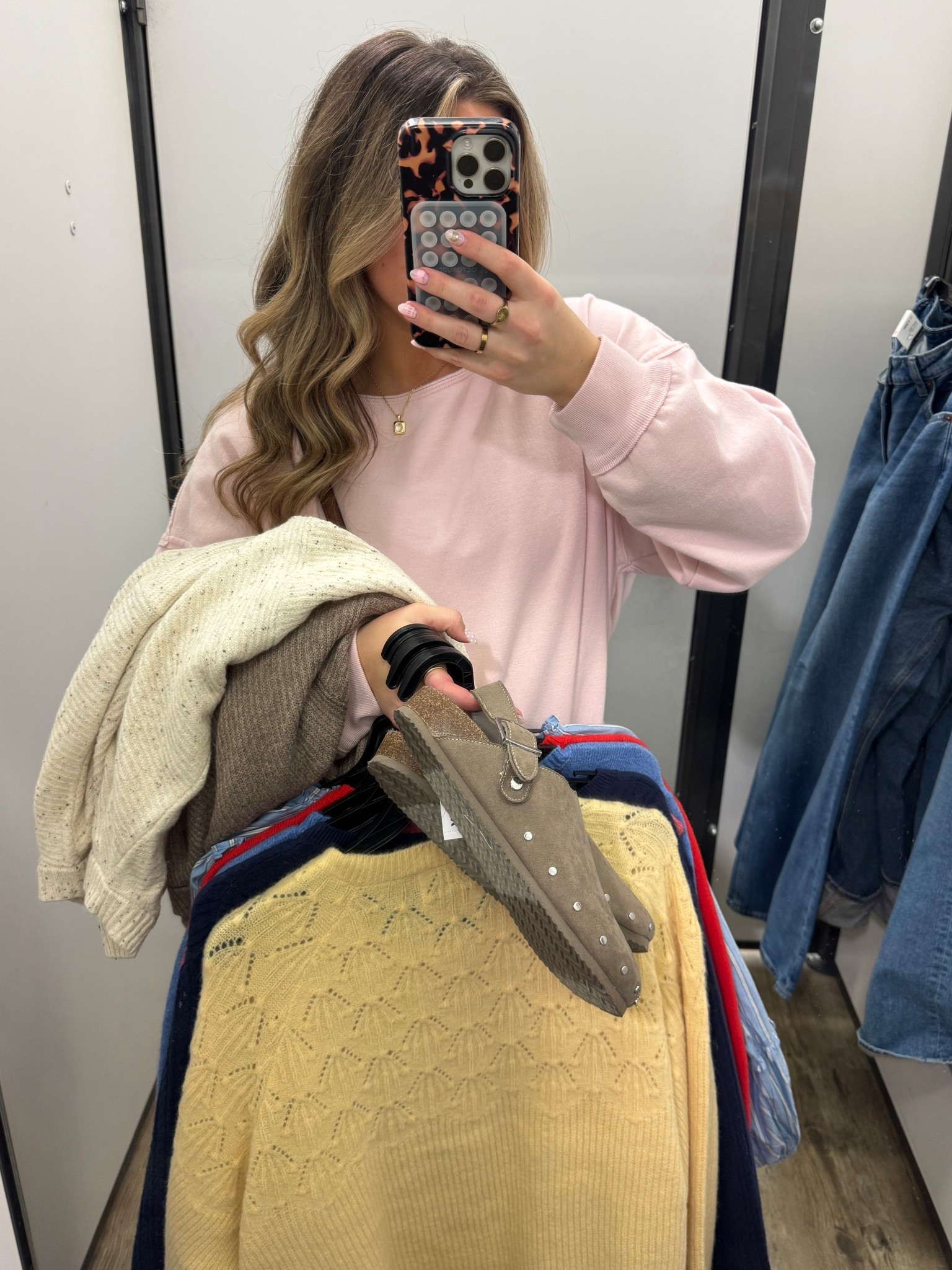 Old navy haul🤍

#LTKFindsUnder50 #LTKHoliday #LTKSaleAlert