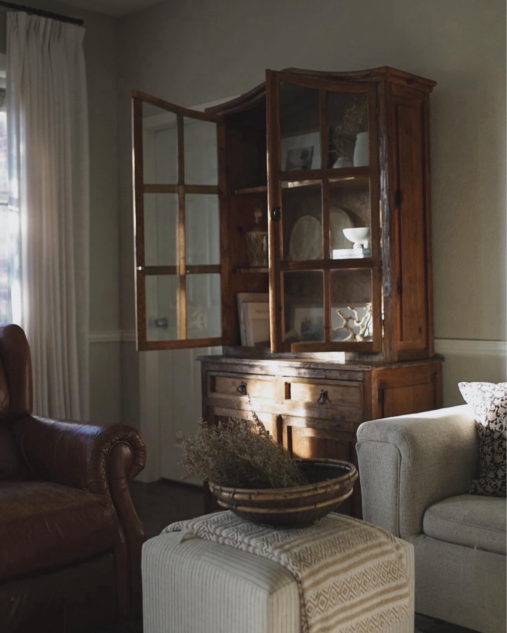 Vintage modern, shelf styling, cottage core, rustic modern, rustic vintage, living room style, budget decor, 