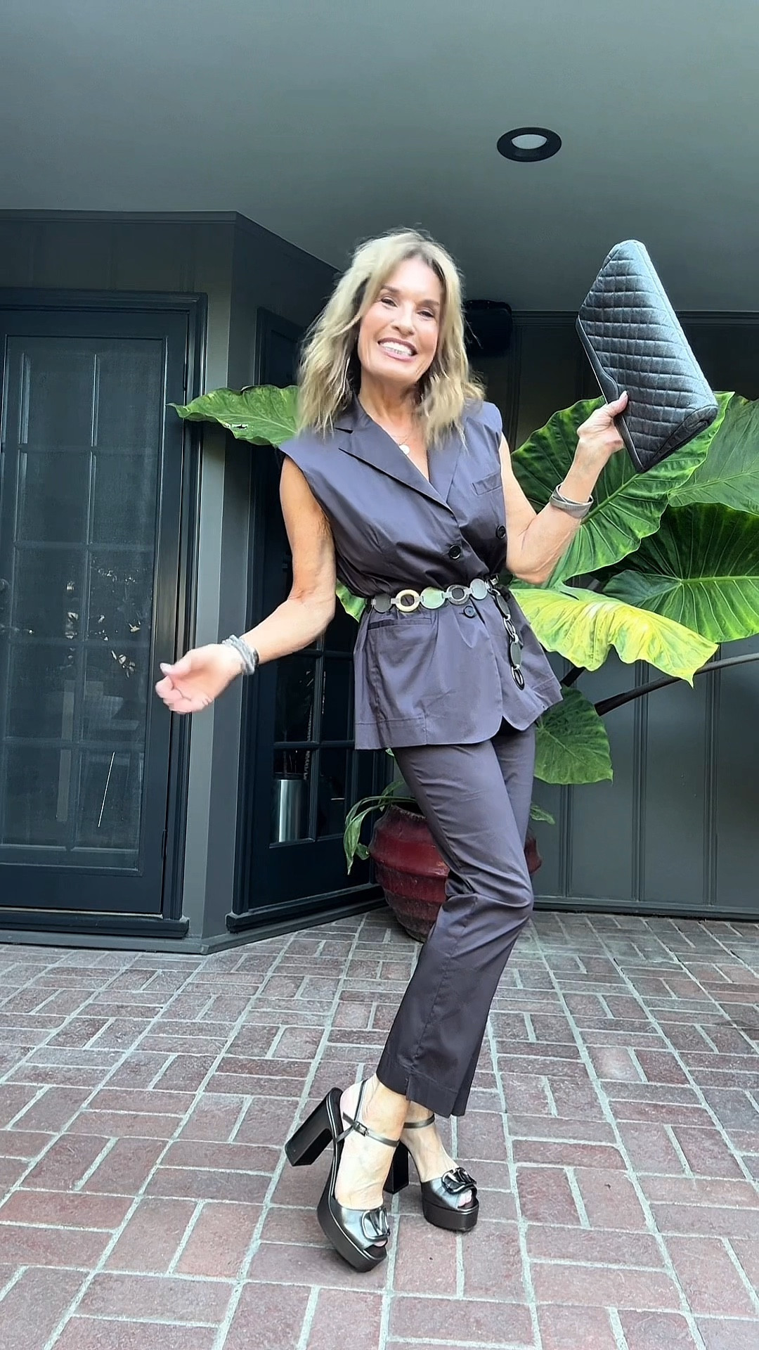 Couldn’t find the exact pieces but a similar look for less is all linked here! 

#LTKSeasonal #LTKSaleAlert