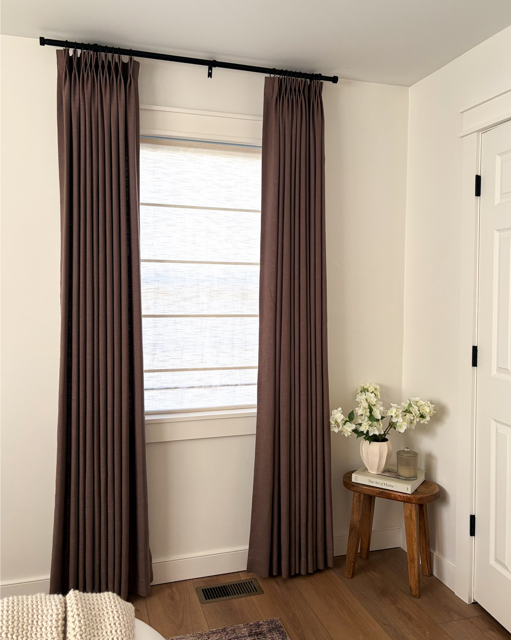 Same window. Whole new vibe. ☁️🪟 Swipe to see the before!

Curtains = a dreamy instant upgrade. 

@neutralcurtains details:
Collection: Lily
Color: Oak Dim Gray (1908-10)
Pleat: Pinch Pleat
Liner: 90 gsm

#homeinspo #bedroominspo #curtains #neutralcurtains #cozyhomevibes

#LTKHome
