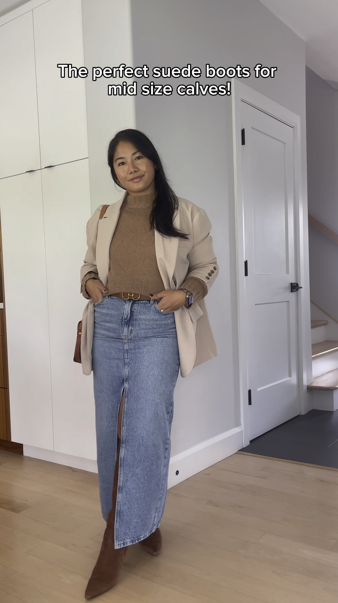 The perfect fall boots for a mid size calf girlie! They fit true to size!

Reference: I’m 5’1, medium build
Sweater size large 
Skirt size extra small (runs large! Normally I’m a s/m)
Belt is reversible - score!


#LTKcanada #LTKautumn #LTKmidsize