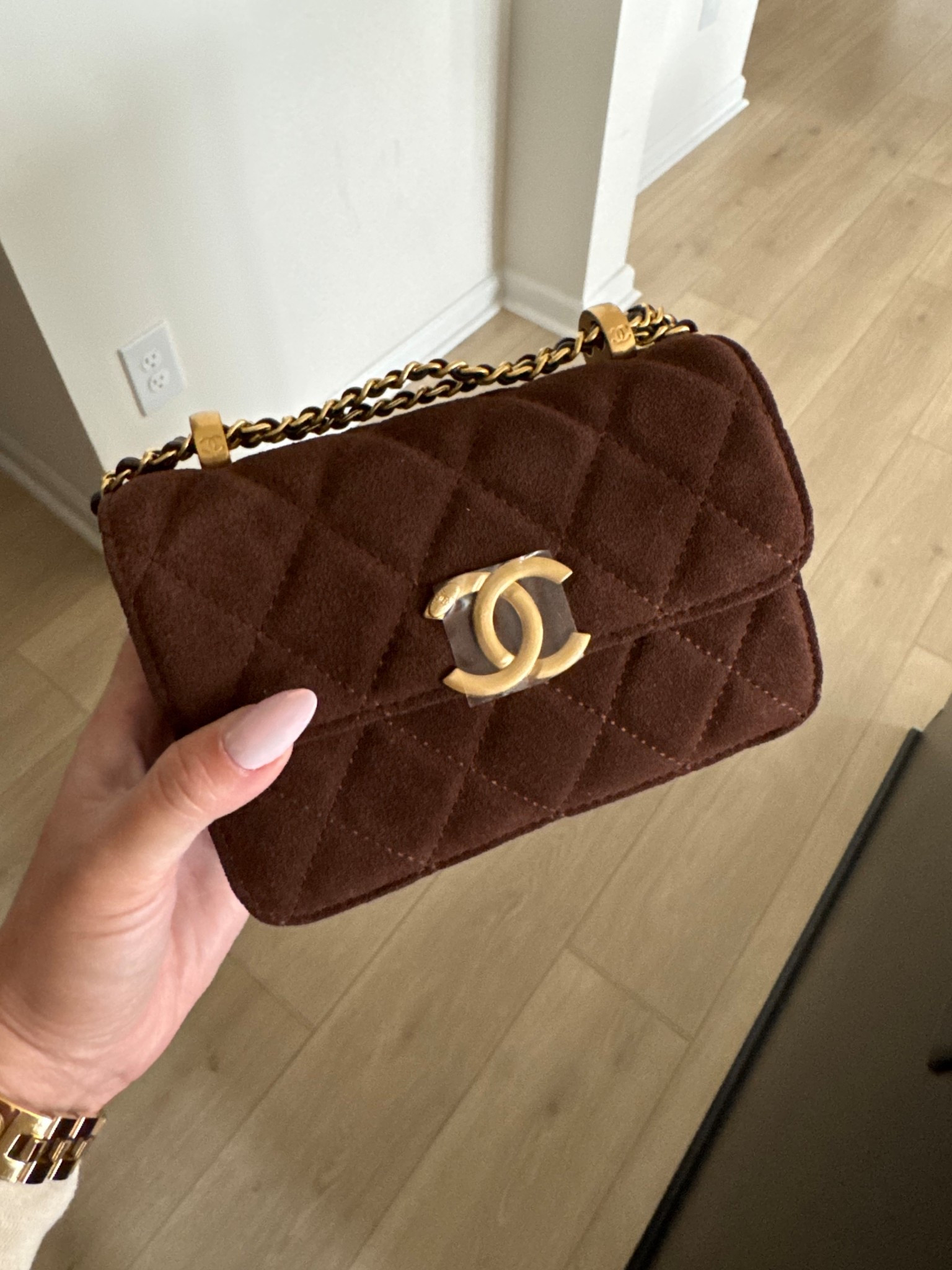 A very cute mini purse for going out that you don’t have to feel guilty about!

#LTKItBag #LTKFindsUnder100 #LTKFindsUnder50