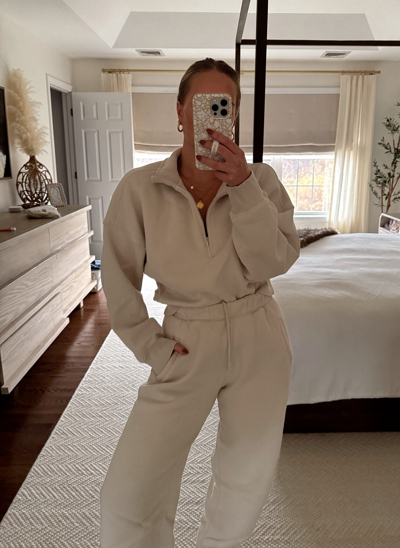 Abercrombie lounge set - small in both 