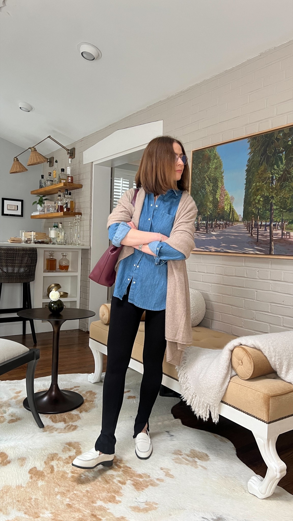 Denim shirt and leggings 

Sezane Max Denim Shirt
Toteme black zip hem leggings
Petite Plume cashmere wrap
Koio white loafers

#LTKStyleTip #LTKSeasonal