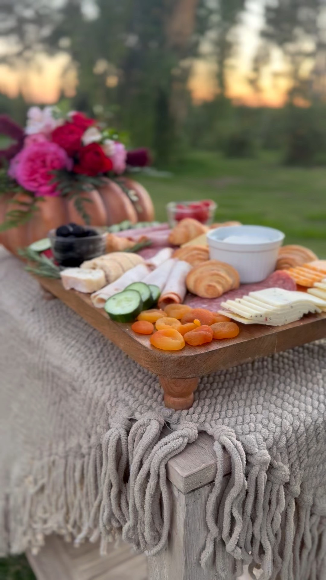 The perfect Friendsgiving and Thanksgiving appetizer setup! @wayfair has everything you need to host this fall and the holiday season! Don’t miss out on saving up to 80% with free shipping at the Wayfair Way Day sale! #wayfair #wayfairpartner #wayday 

#LTKSeasonal #LTKHome #LTKSaleAlert