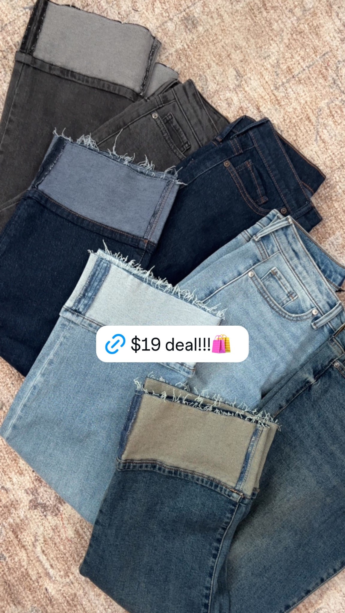 $19 denim deal!!! Runs tts and we get the regular length at 5’5 