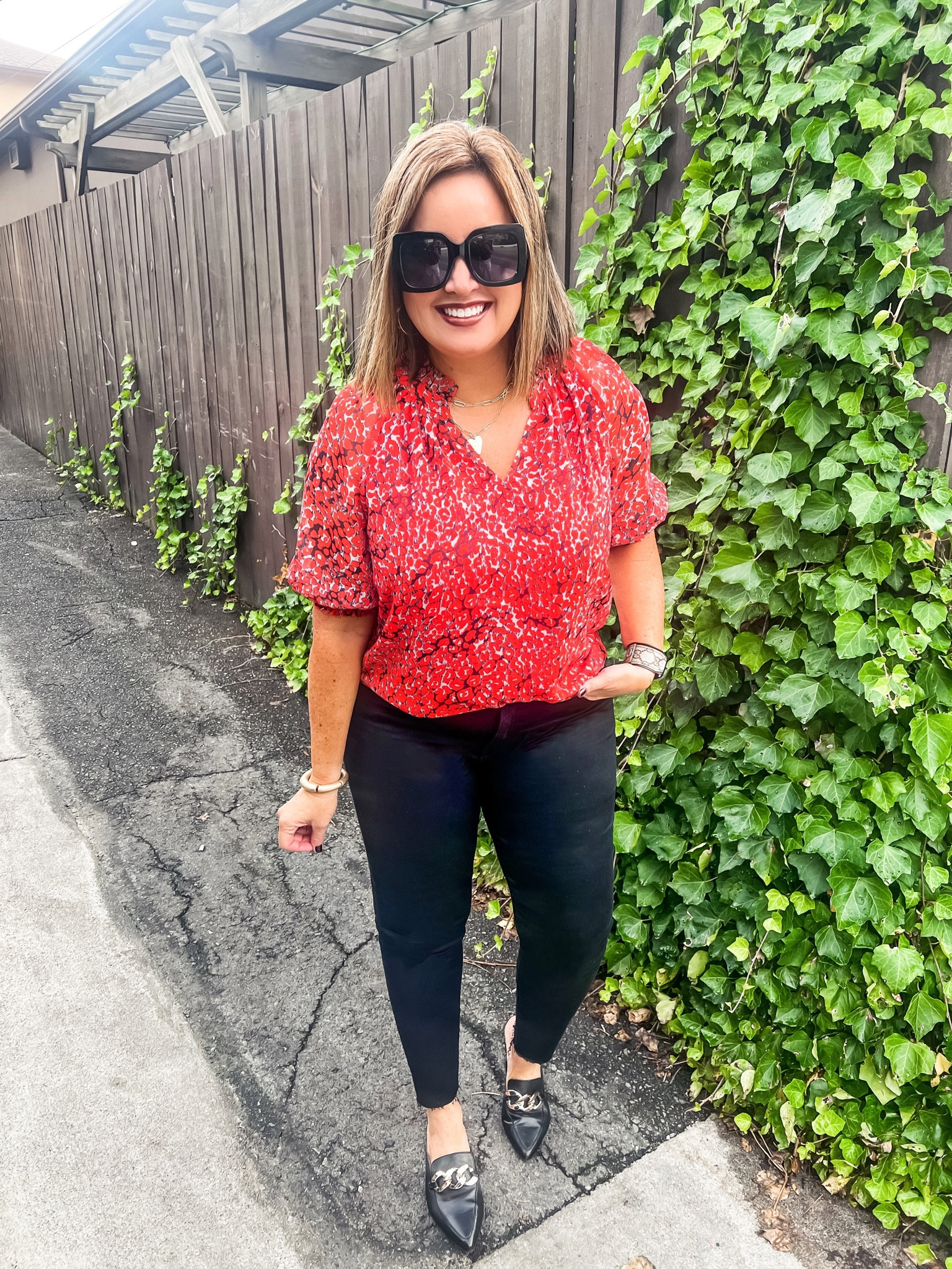 Top - true to size, but size up if in between sizes or busts 
Jeans - size down 
Mules - size up 1/2


#LTKcurves #LTKunder50 #LTKunder100