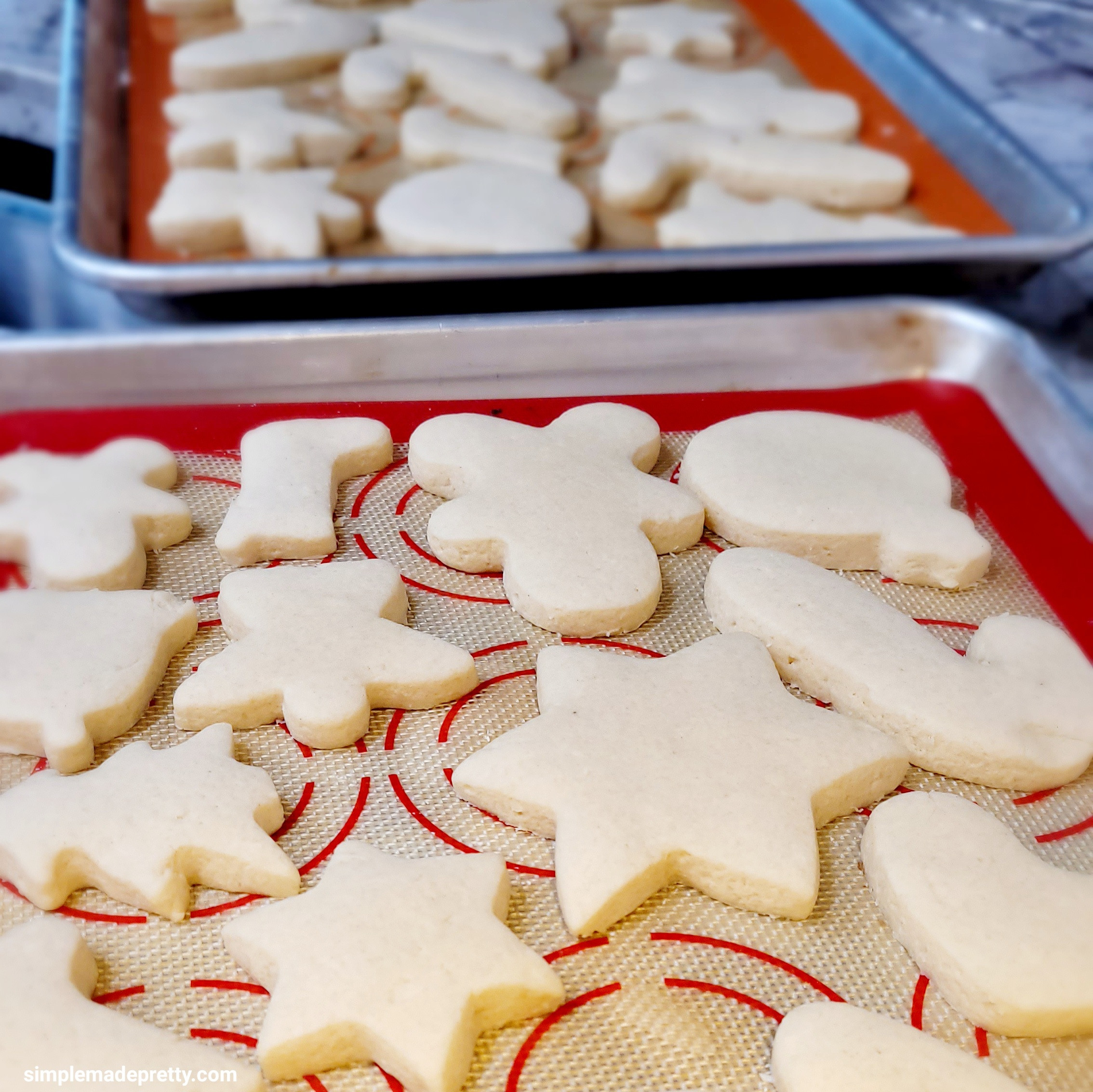 Baking Christmas cookies today? I’m making 5 simple cookie recipes that are perfect for holiday baking, cookie boxes, and last-minute neighbor gifts. These are easy, classic, and busy-mom friendly — no complicated steps or fancy ingredients.
👉 Save this for baking day and grab all the recipes on the blog!
https://simplemadepretty.com/simple-christmas-cookie-recipes/

#ltkholiday #holidaybaking #christmascookies #simpleholiday #bakingday #cozyhome #lastminutegifts #busymomlife #homemadeforchristmas 

 #LTKHoliday #LTKmomlife
