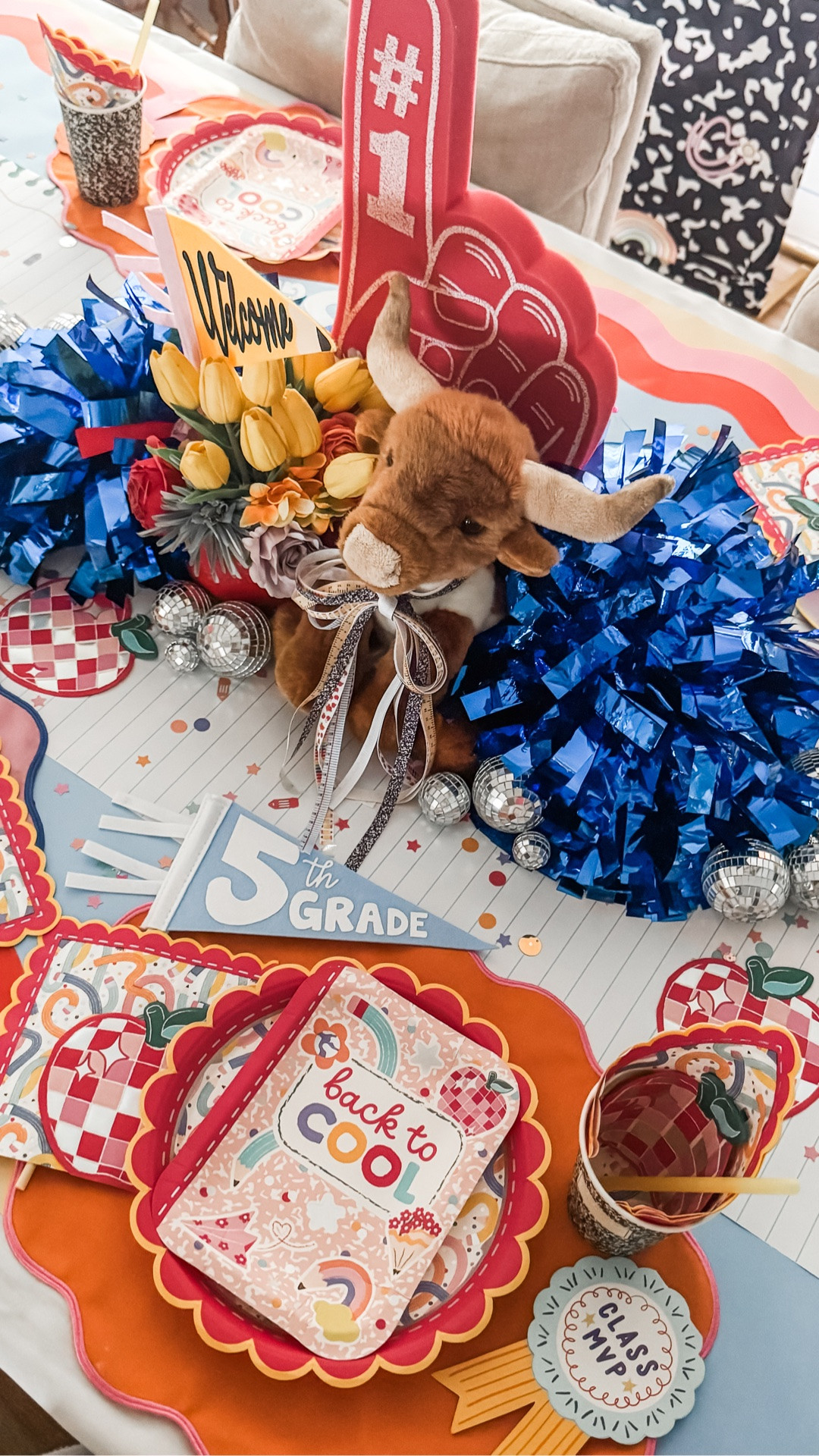 Decking the table for B2S was so much fun with the “Back To Cool” collection from Packed Party. 

For the middle of the table I doubled up the scalloped runner and the notebook paper runner, topped with confetti and apple napkins. This was a winning combo for sure!

#LTKSeasonal #LTKmomlife #LTKKids