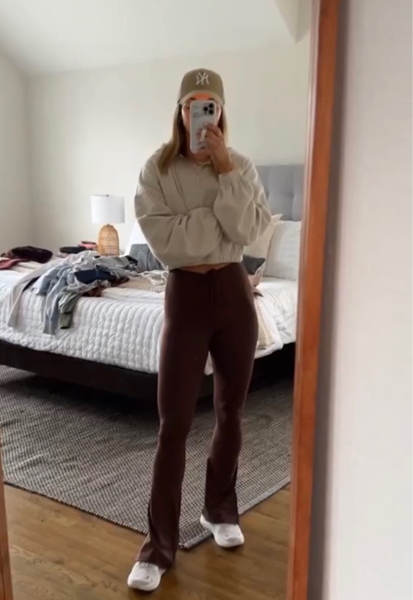 #workout #fitness #dailywear #lounge #alo #revolve 