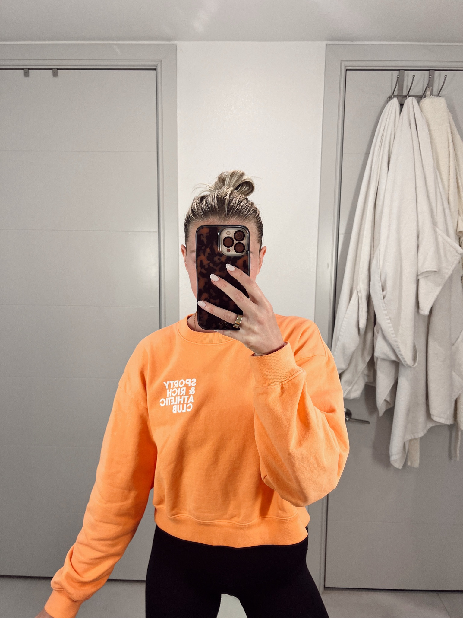 Sporty & Rich crew sweatshirt 🧡☀️⛱️🍊

#LTKSeasonal #LTKsalealert #LTKfitness