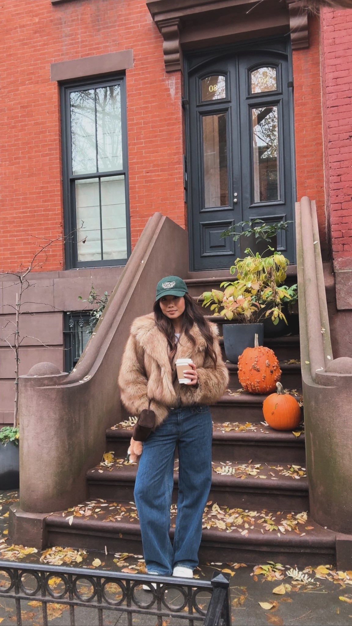 Low rise jeans on sale! Wearing the dark wash // love a faux fur look!

Sizing:
Long sleeve - sized up, small
Cropped Faux fur - small runs big 
Jeans - tts, 25 short 


#LTKSaleAlert #LTKPetite #LTKFindsUnder100