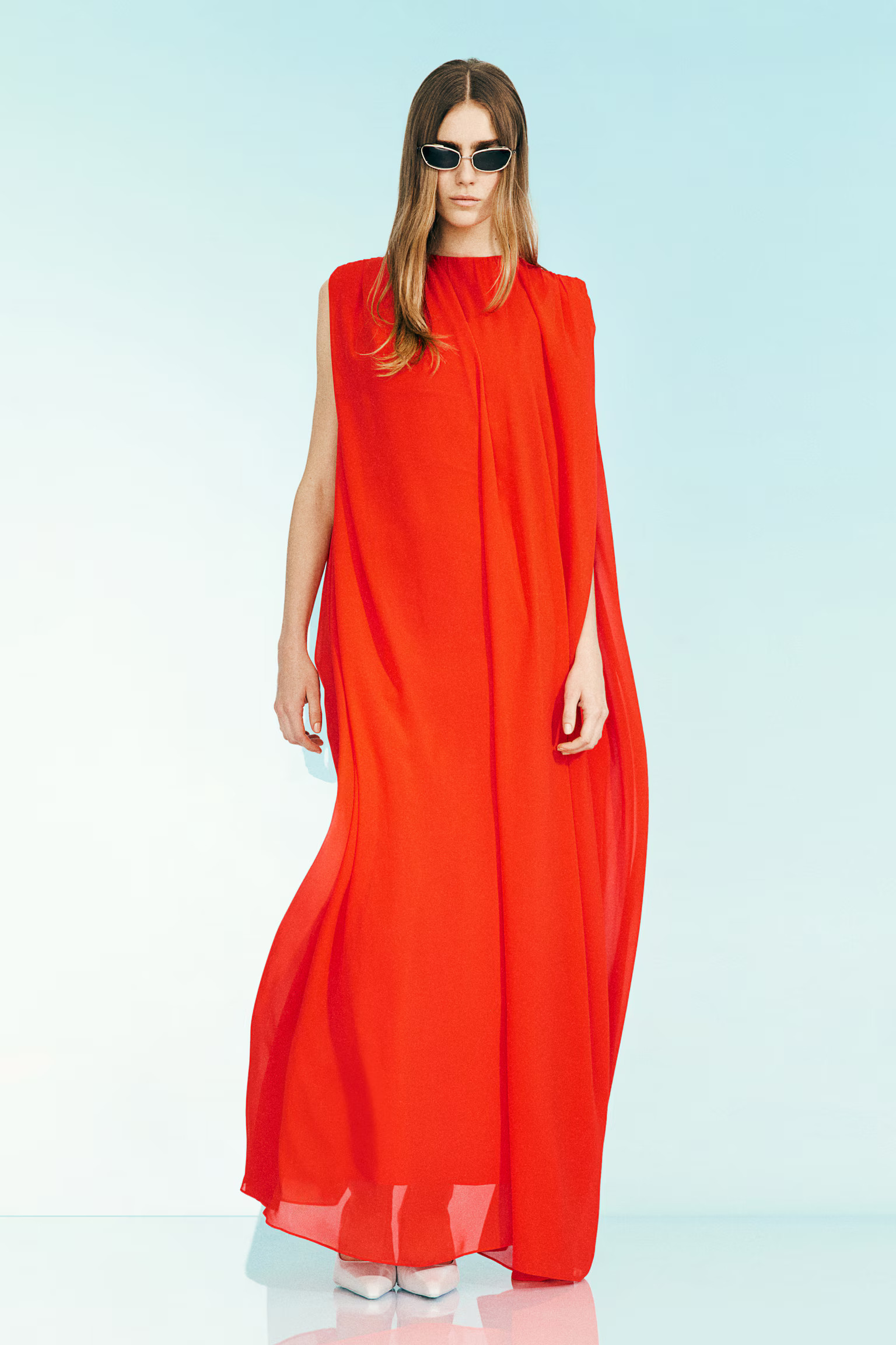 H&M Studio S/S 2025Draped chiffon dress£119.99RedSizeXSSMLXLXXLSelect sizeNew ArrivalDescription... | H&M (UK, MY, IN, SG, PH, TW, HK)
