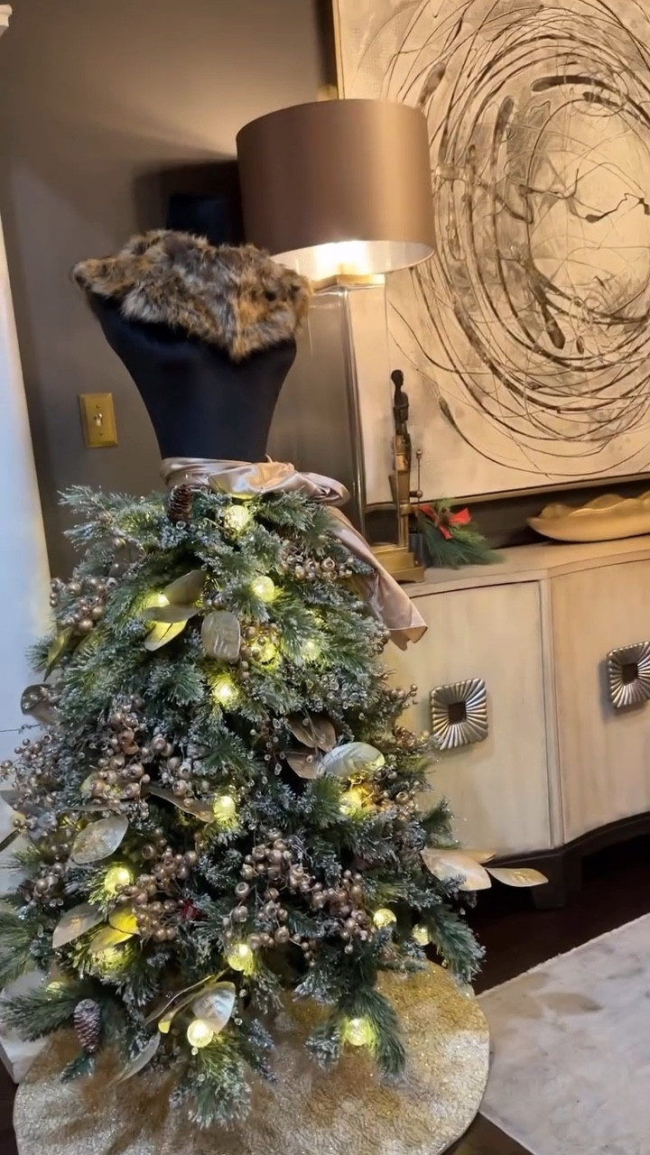 The dining room is ready for holiday guests… and yes, this cream and gold mannequin tree is the star of the party. ✨🤍💛
I love adding unexpected pieces like this to keep the space chic, cozy, and a little bit extra for Christmas dinners. Save this for cream + gold Christmas inspo later!

#mannequintree #creamandgoldchristmas #christmasdecor #diningroomdecor #holidayhosting #glamchristmas #modernholidayhome #christmastreeideas #holidaytablescape #uniquedbysherita