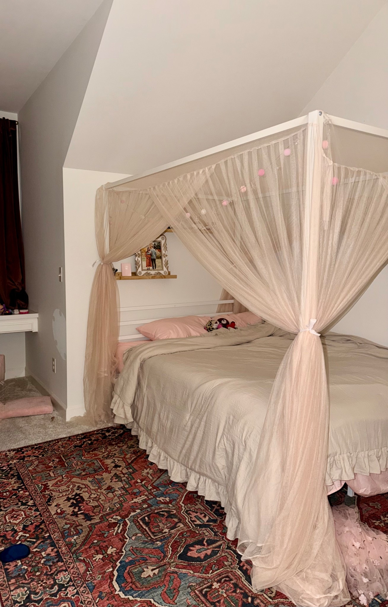 Girls canopy bed with nontoxic beddingg