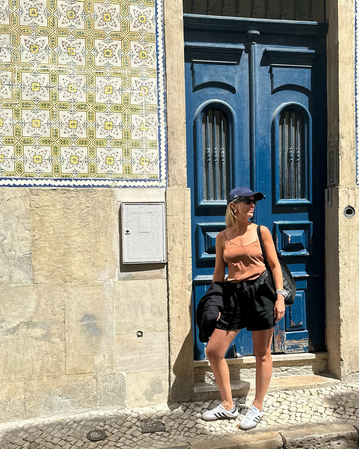 Travel capsule wardrobe “Mix and Match” 