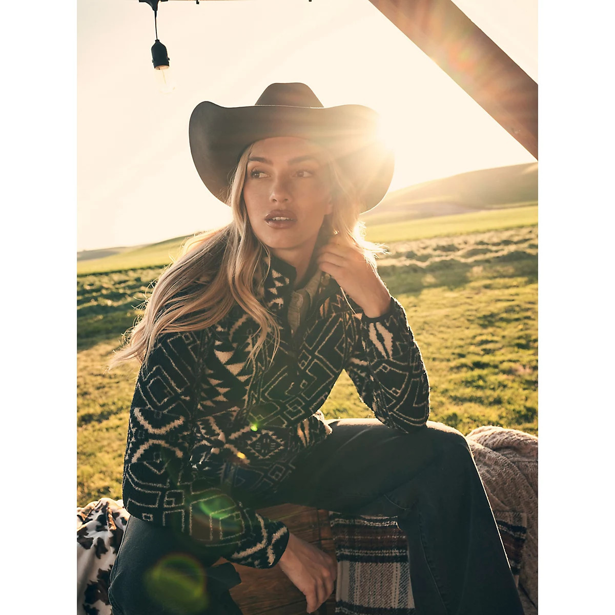 Women's Wrangler Retro® Quarter-Zip Sherpa Pullover in Black Geo | Wrangler