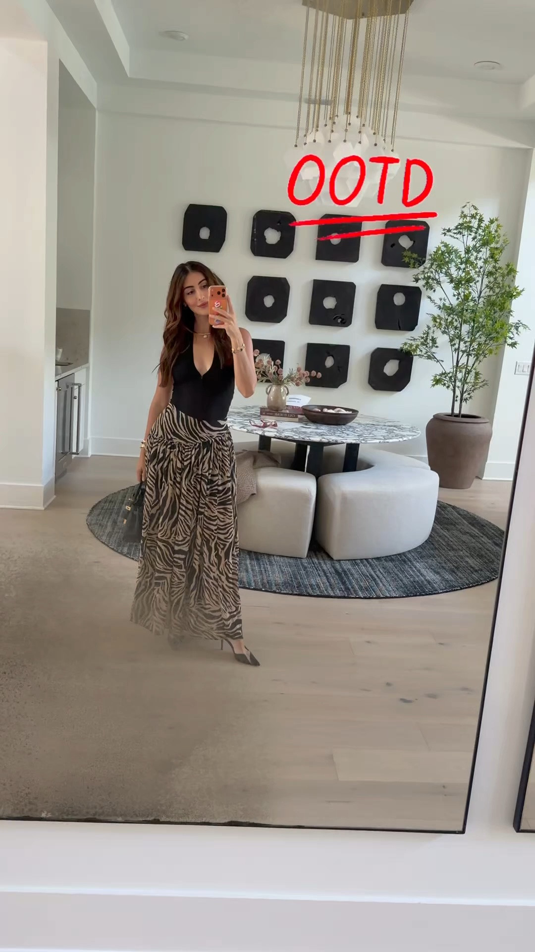 OOTD! Top from @Aritzia which I pronounced wrong! 


Outfit fashion maxi skirt plunge shirt bodysuit zebra fashion girls night date night dinner vacation

#LTKootd #LTKHome #LTKSaleAlert