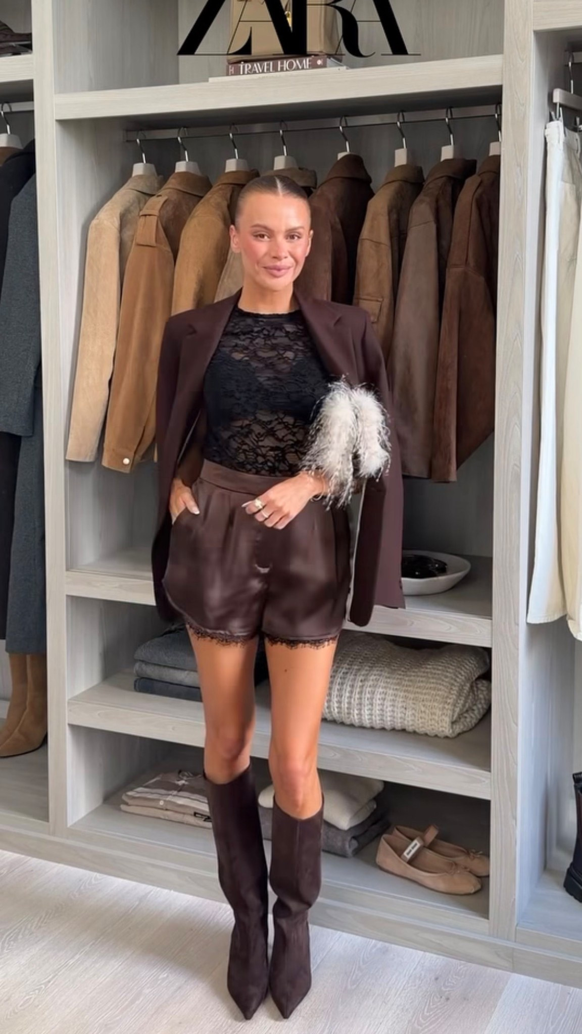 I’m wearing a size S in blazer, top and shorts 🤎🖤


#LTKeurope #LTKspring #LTKuk