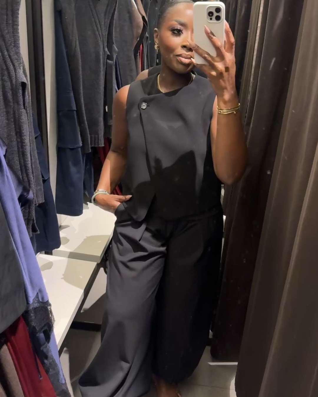 Wearing a L in these pants and M in this top from Zara. Cute for family photos or holiday photos. 

#LTKBeauty #LTKStyleTip