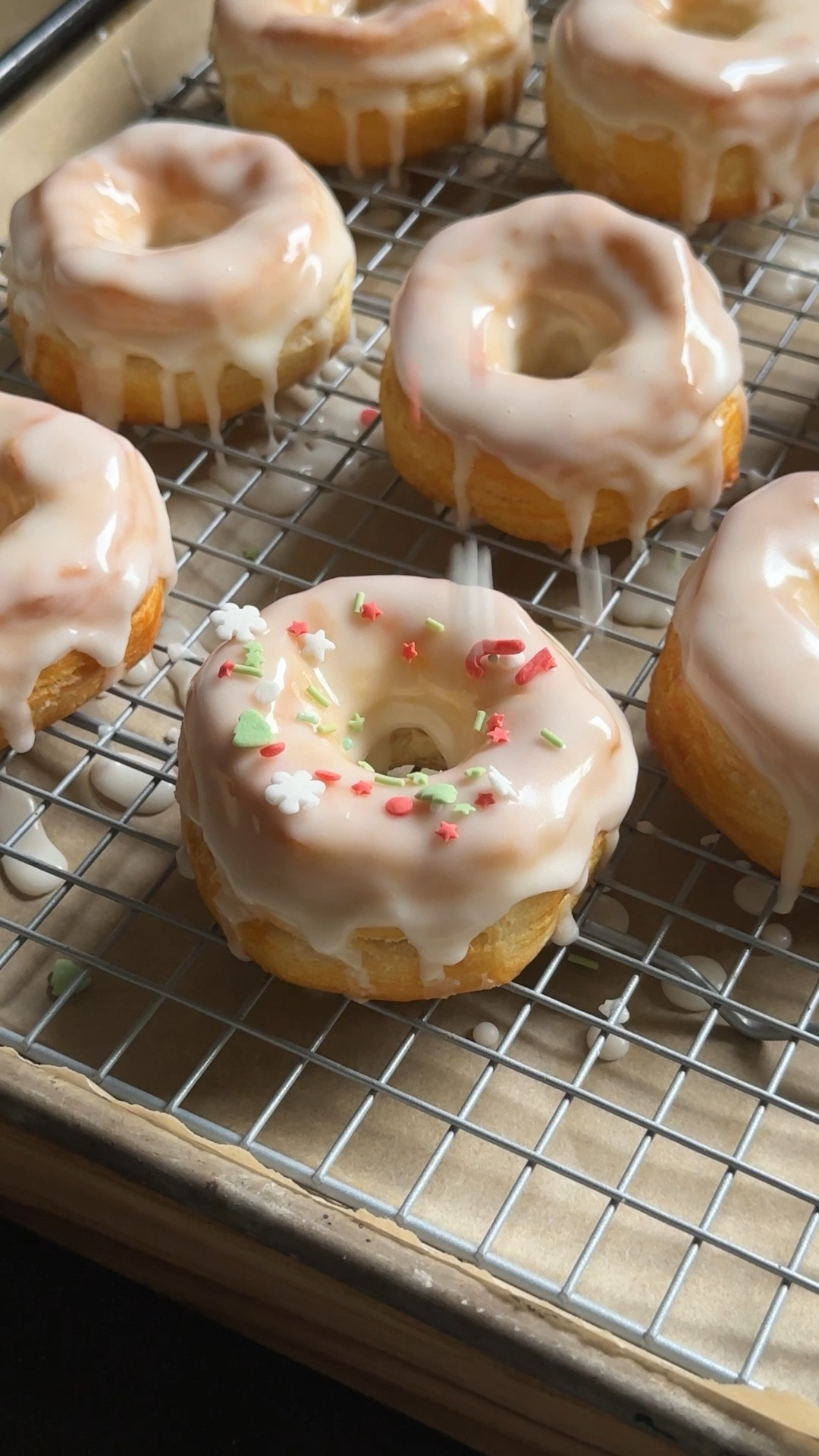 Reason #48927429 I love my air fryer…

All the ingredients are from TJ’s but linked some similar sprinkles from my favorite brand 🍩 

#LTKSeasonal #LTKVideo #LTKHoliday