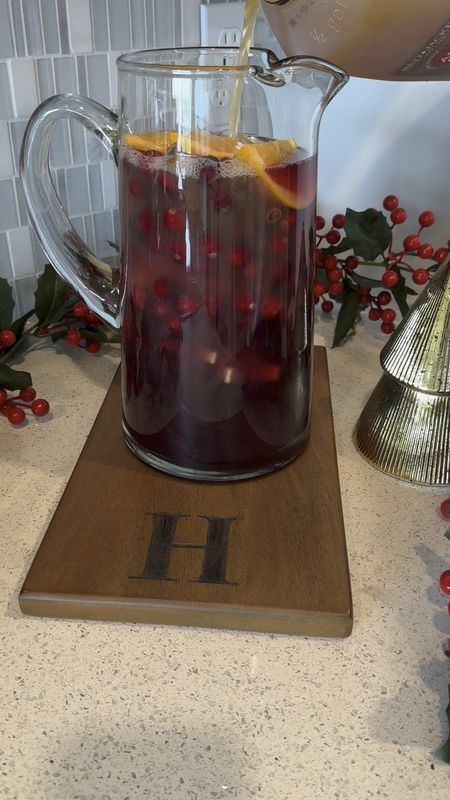 🍷♥️


Wine glass 
Holiday drink 
Holiday party 
Hosting idea 
Cocktails 
Sangria recipe 
Christmas kitchen decor



#LTKHoliday #LTKSeasonal