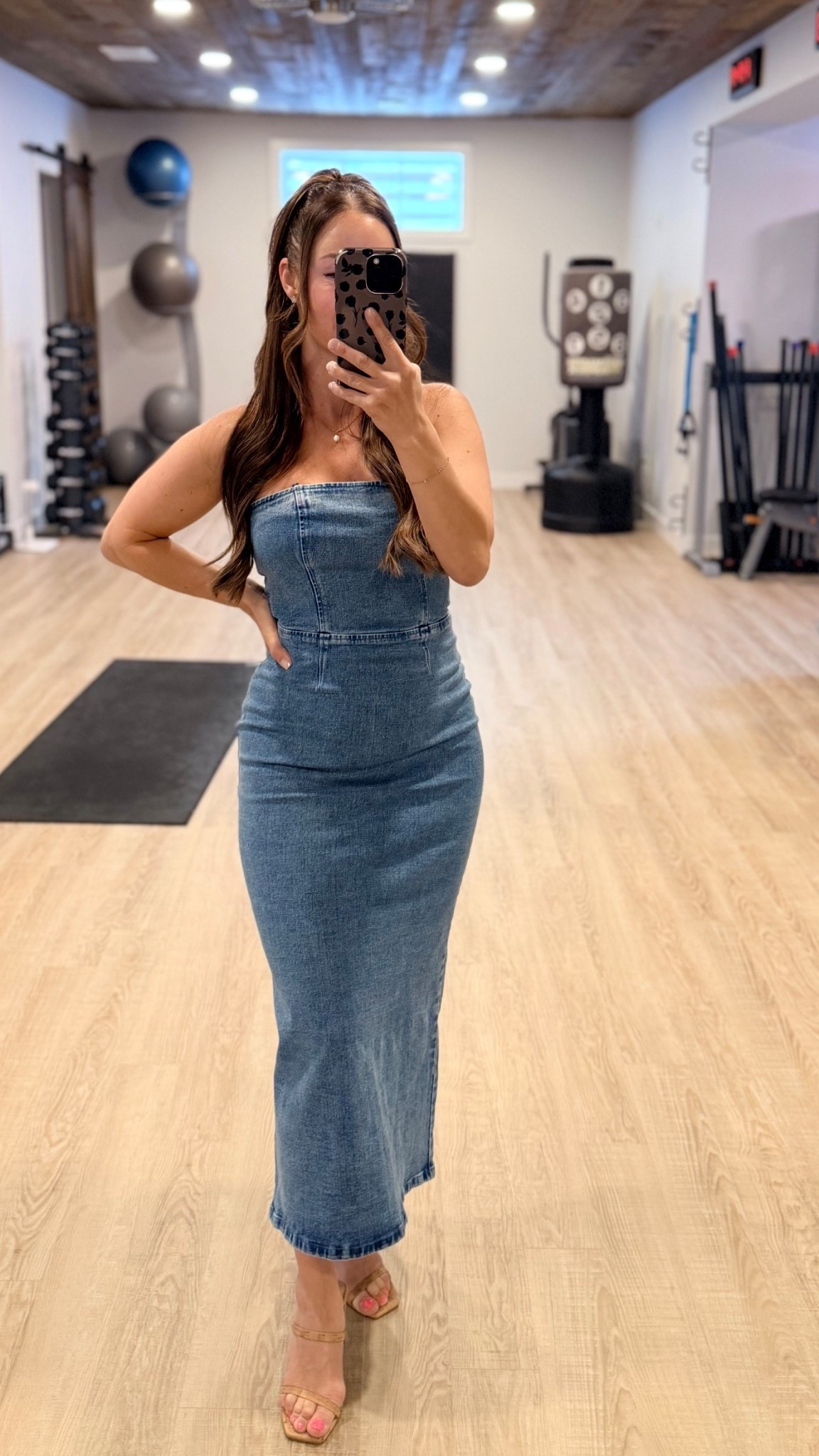 This dress is sold out, 
BUT I found the BEST similar options from Hello Molly . Same snatched fit + easy throw-on-and-go vibe.

#LTKbeauty #LTKpetite #LTKdatenight