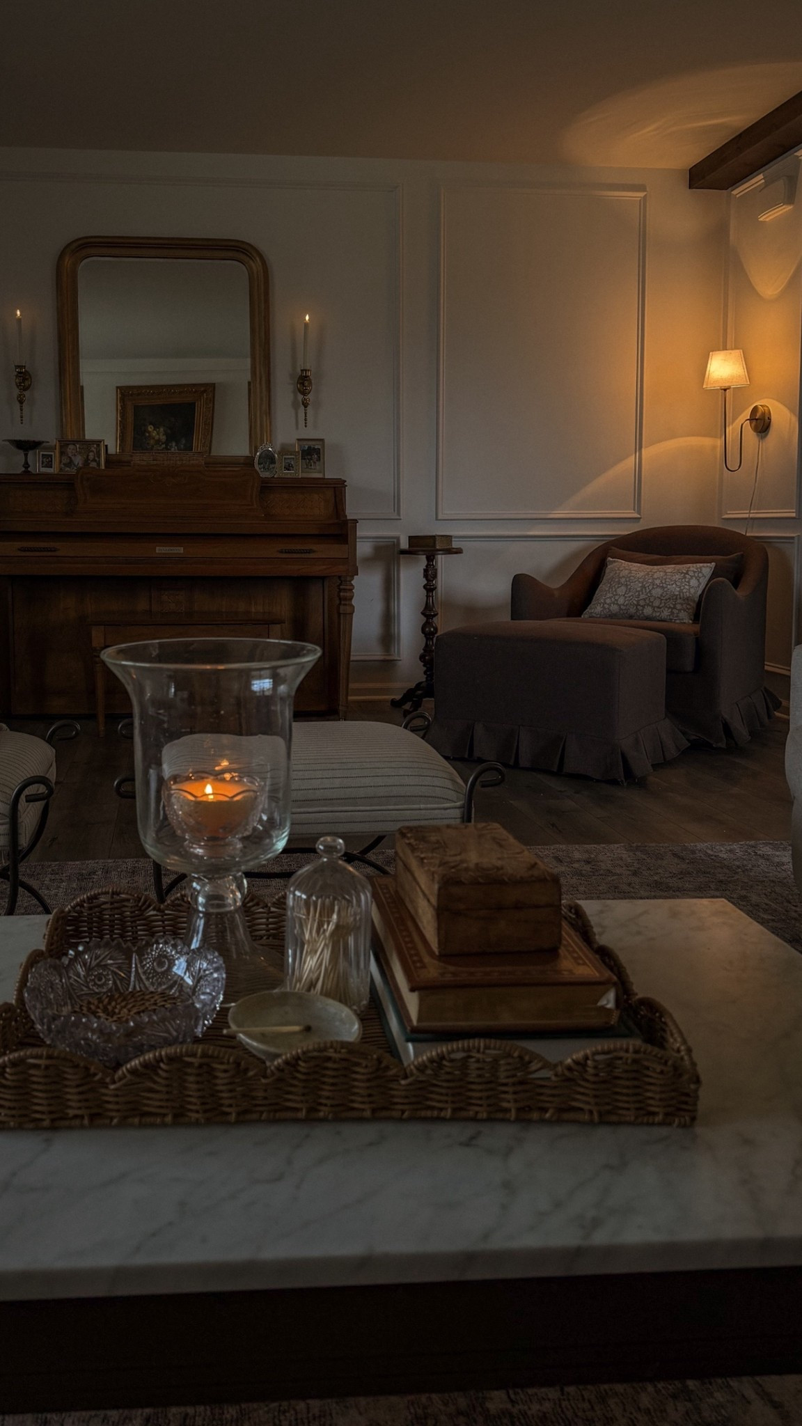 Gooseneck wall sconce, box pleat chair, ottoman 

#LTKHome