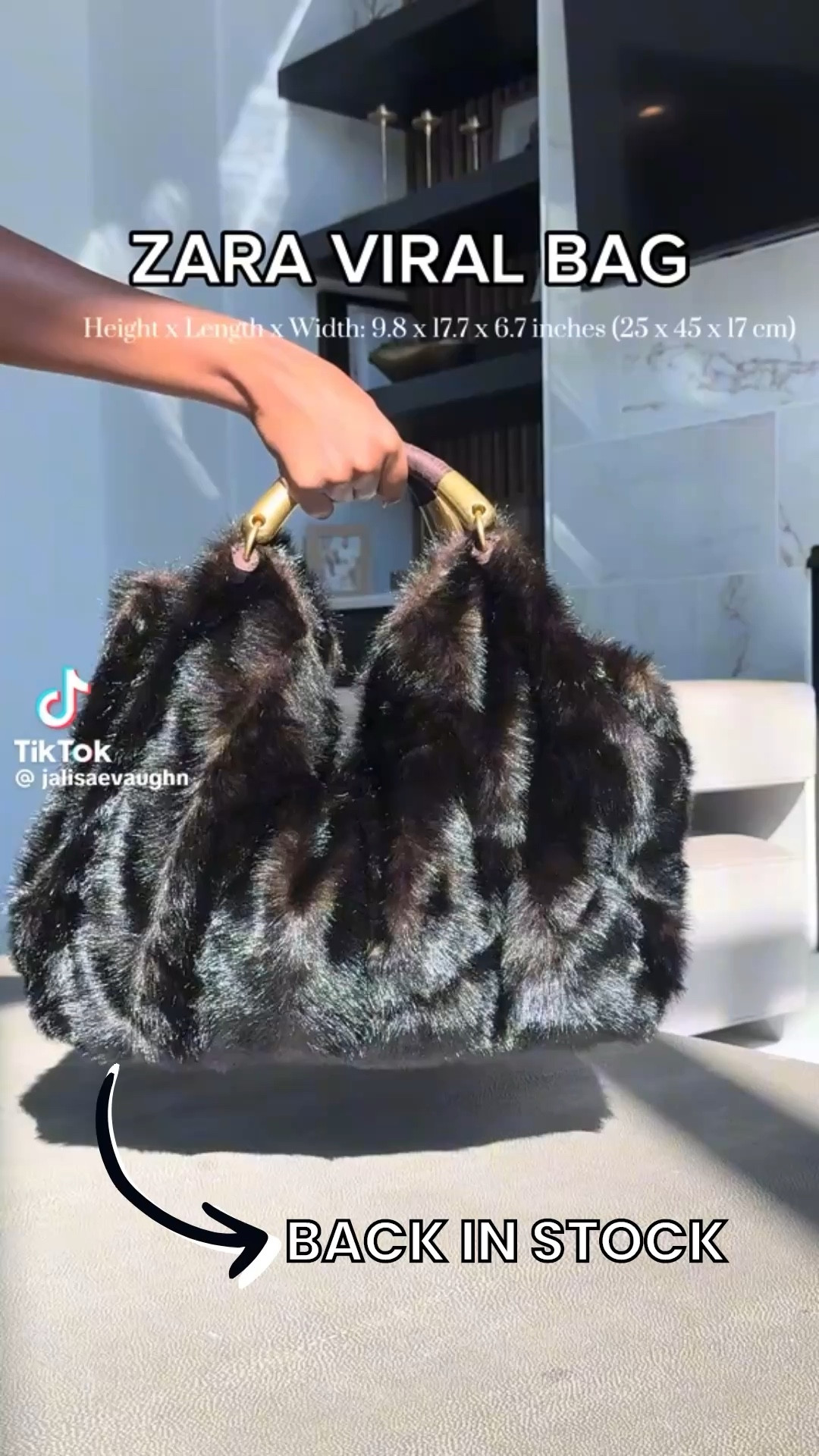 Viral faux fur maxi bag from Zara is back in stock! Perfect statement handbag for the winter!

