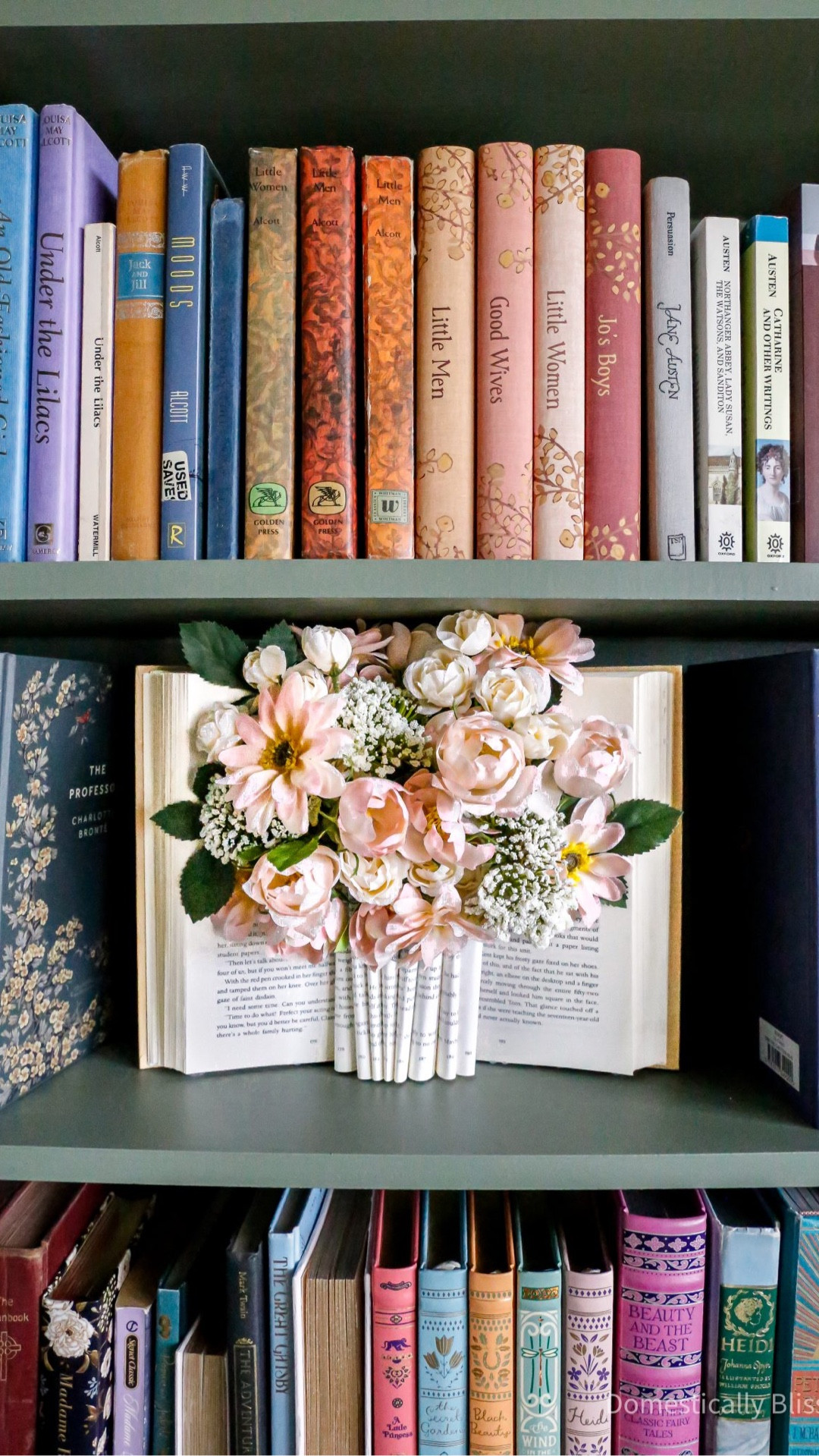 This DIY Book Flower Vase is a beautiful way to upcycle an old book and repurpose it into beautiful home decor for a book lover.

See details:
https://domesticallyblissful.com/diy-book-flower-vase/

🔗 Join our newsletter: https://domesticallyblissful.com/newsletter/ 

#LTKHome #LTKstorytime #LTKSeasonal