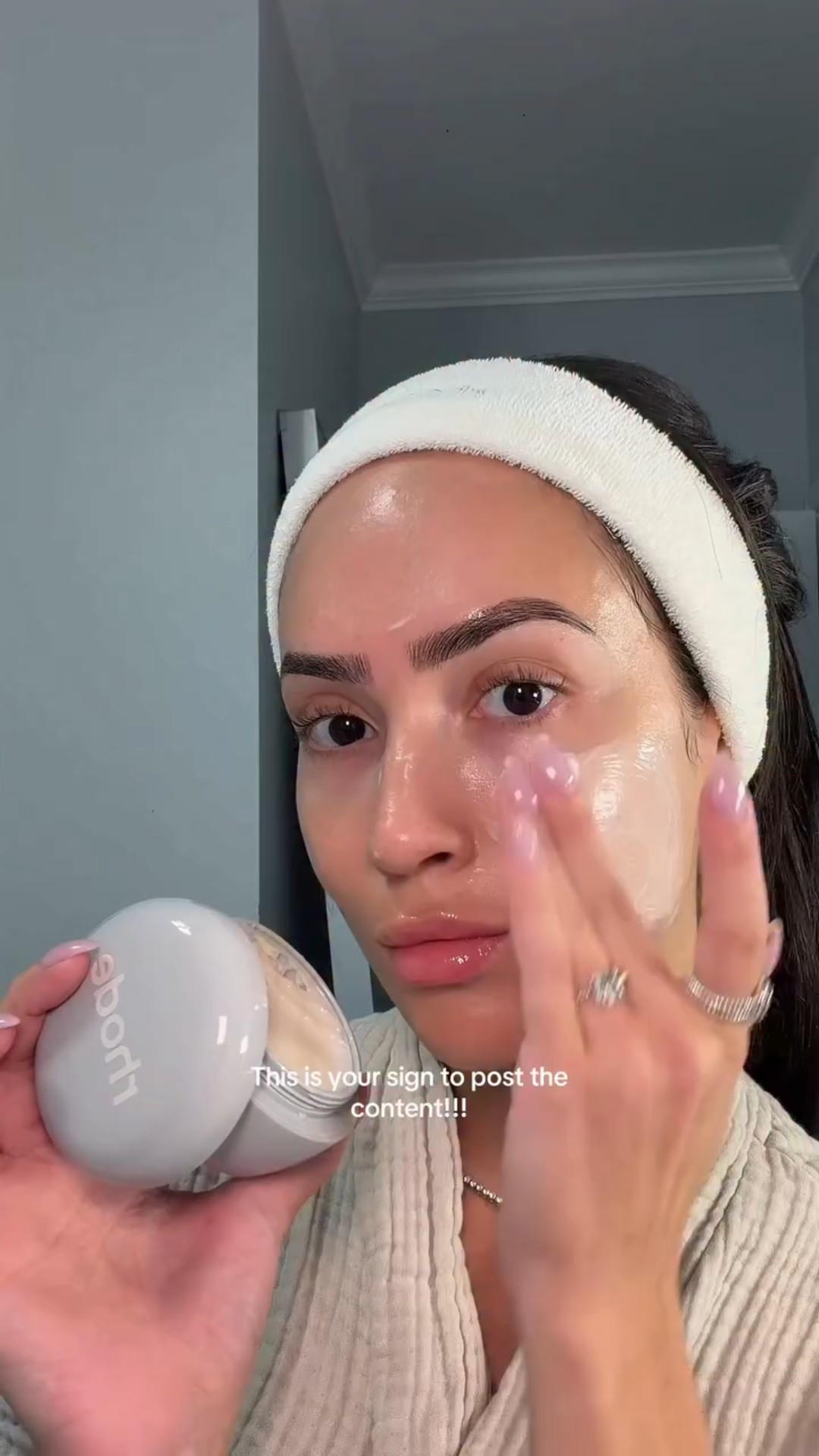 This collection>>🩵❄️✨ @rhode @haileybieber #rhode #skincare #haileybieber #makeupproducts #skincareessentials