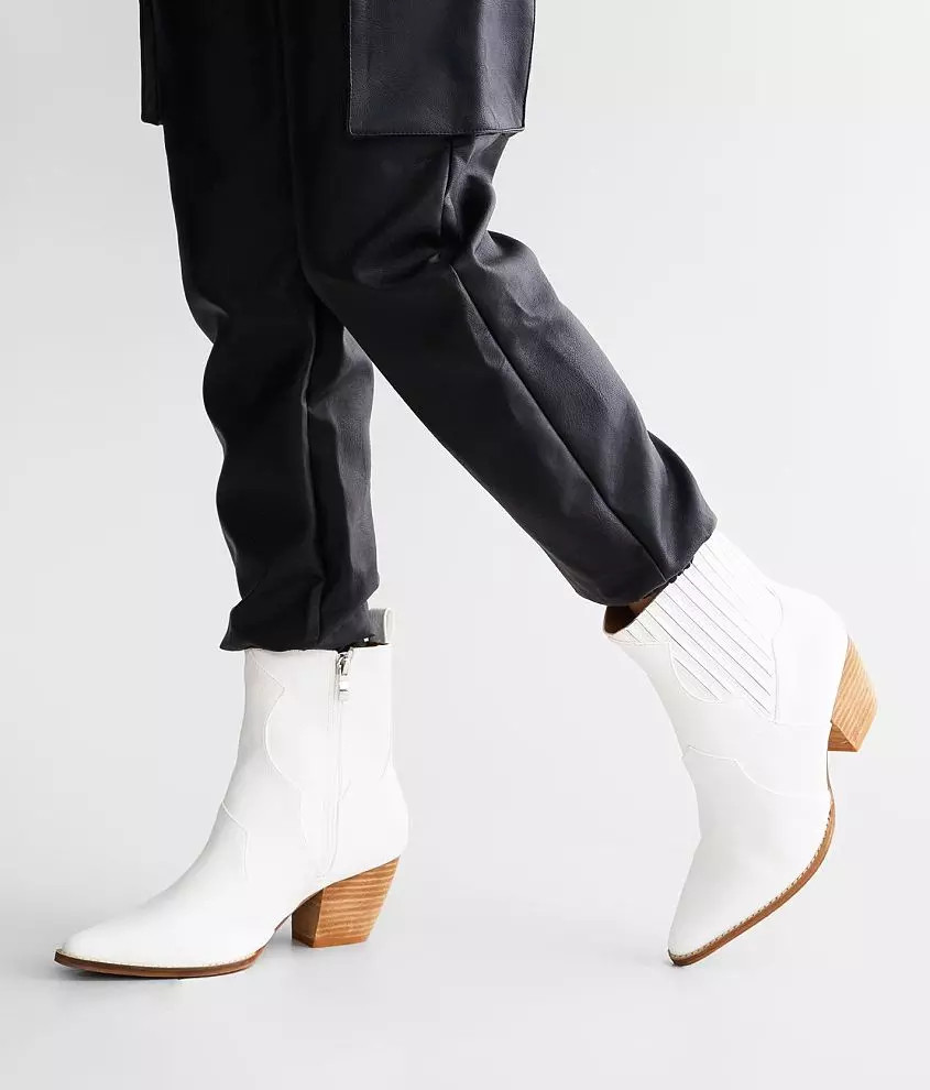 Arisa Ankle Boot | Buckle