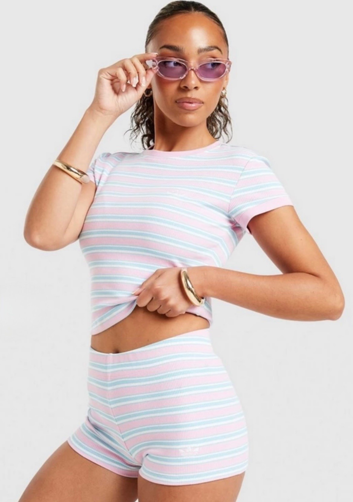 this set is so perfect for summer!!🌸🦋

stripe casual striped short set shorts cosy pink and blue short sleeve top T-shirt adidas spring outfit inspo coord

#LTKuk #LTKspring #LTKsummer