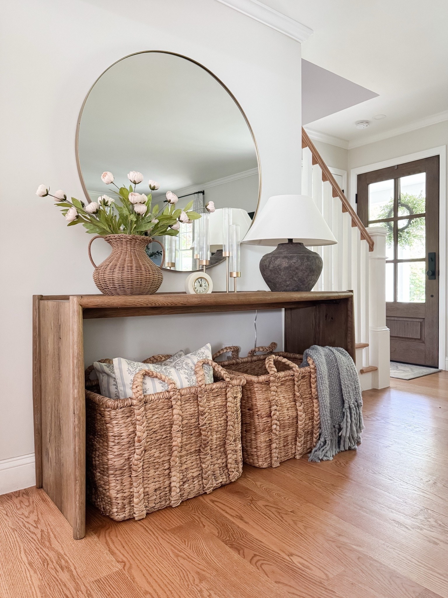 You’ve all been loving entryway decor ideas over the past few weeks 🤍 Loving our new baskets! There are also some sale picks linked and shown here!

#LTKHome