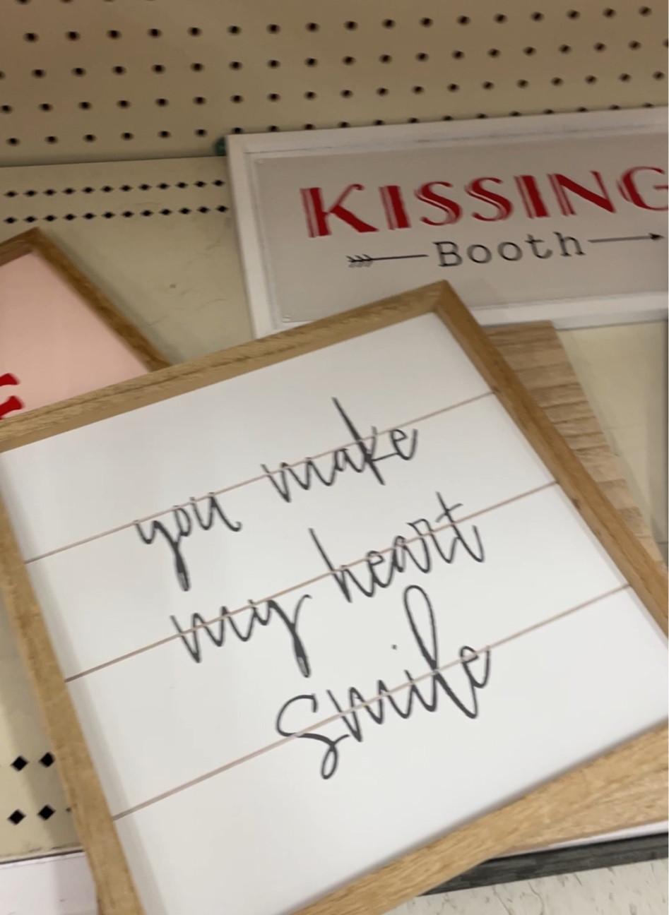 #Wallsign #valentines #valentinesdecor #kissingbooth #youmakemyheartsmile #target #home #wallsigns #valentinesday #walldecor

#LTKFind #LTKSeasonal #LTKhome