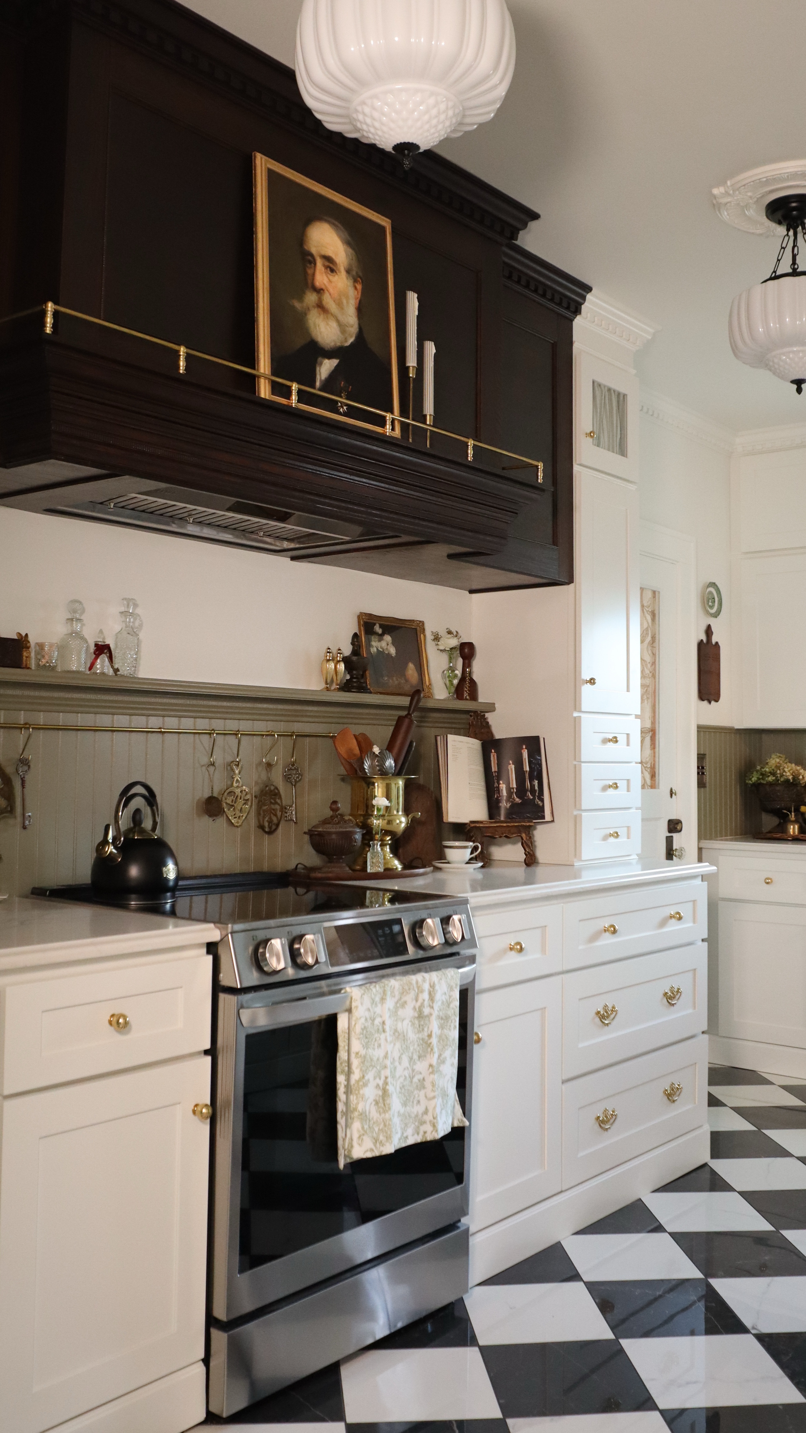 Our classic vintage kitchen ✨

#LTKHome #LTKWatchNow