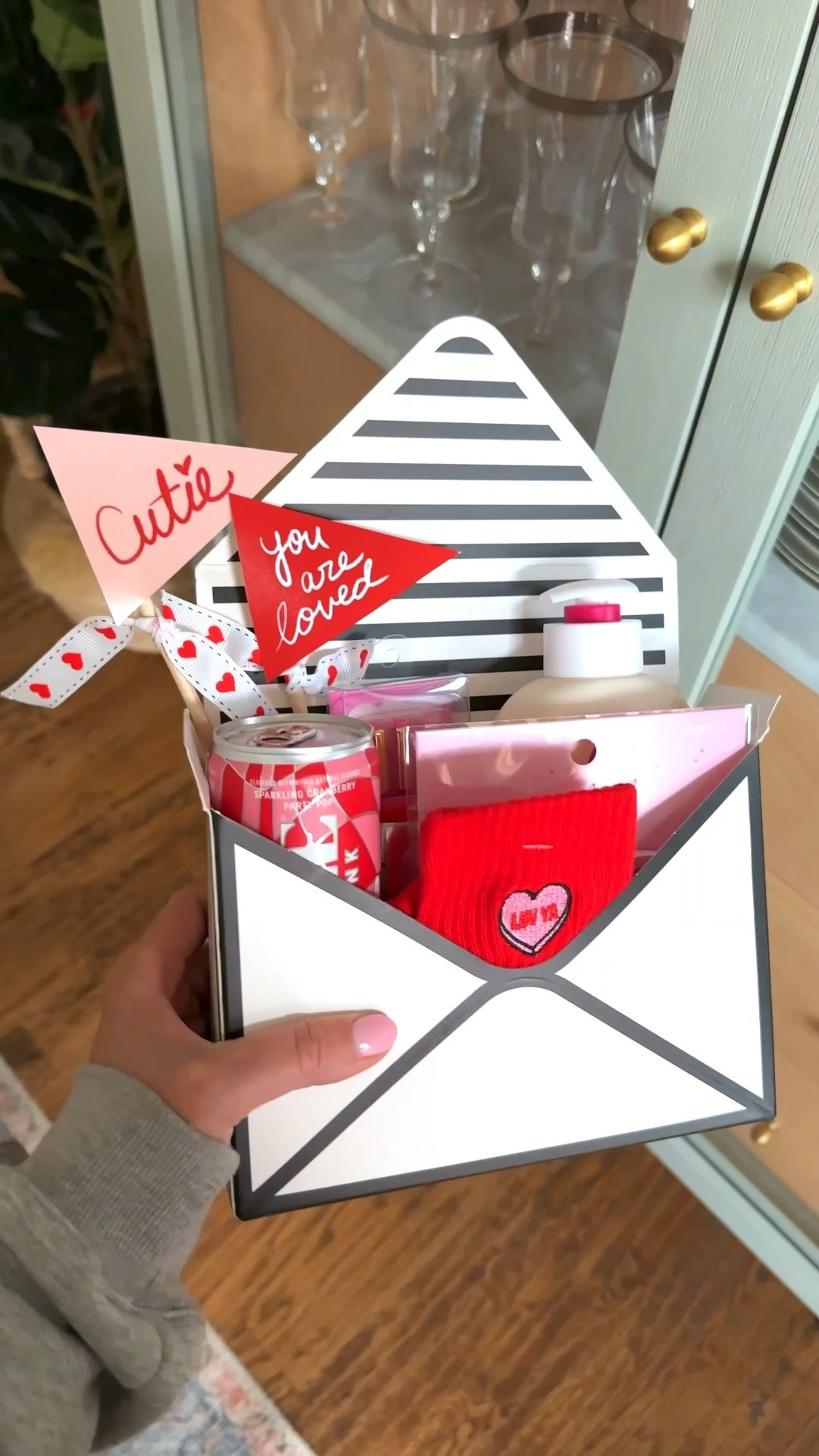 Valentine gift idea! Teachers, girlfriends, or anyone you want to show a little love❤️
.


#LTKHome #LTKmomlife #LTKSeasonal