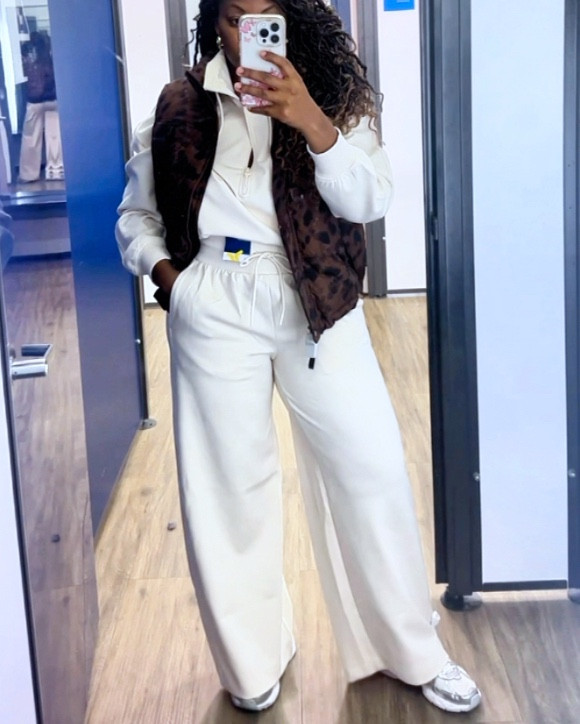 Such a beautiful elevated set from Old Navy. It has a super high rise that’s very flattering for the waist with a drawstring tie and wide leg

Top is a crop style with quarter zip and I’m also loving this leopard puffer vest

#LTKSaleAlert #LTKFindsUnder50 #LTKStyleTip