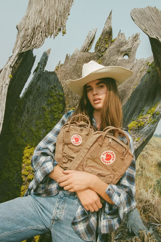 Fjallraven Kånken Sling Bag | Urban Outfitters (US and RoW)