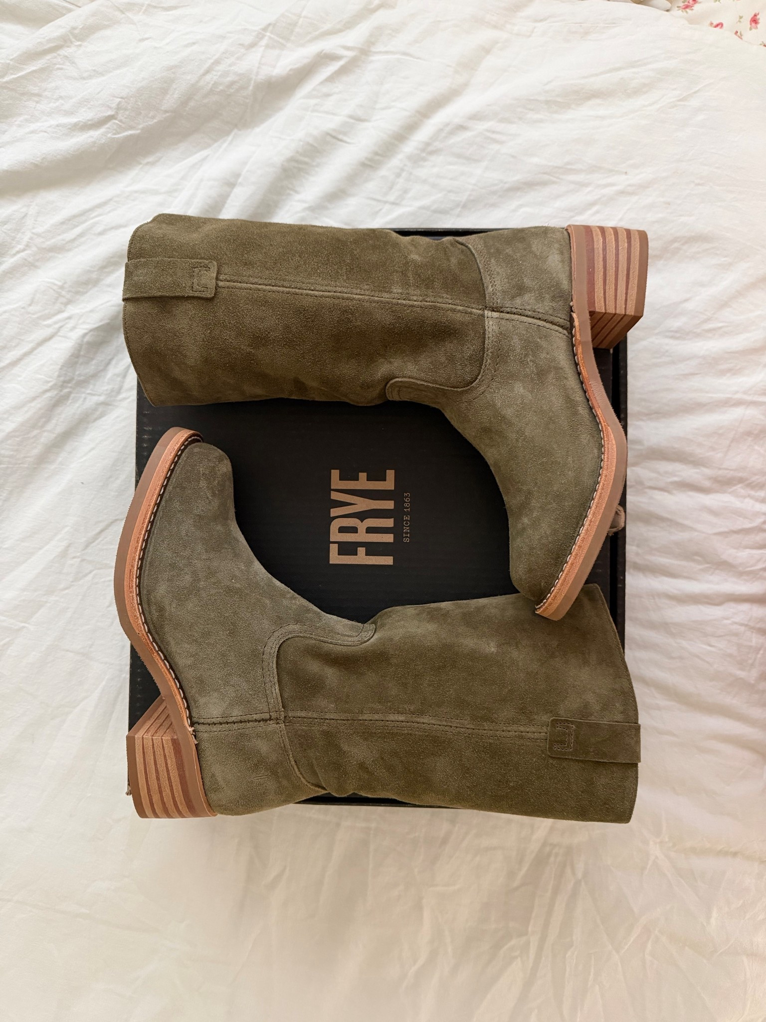 perfection in a boot

#LTKdayinmylife #LTKvlog #LTKNYFW