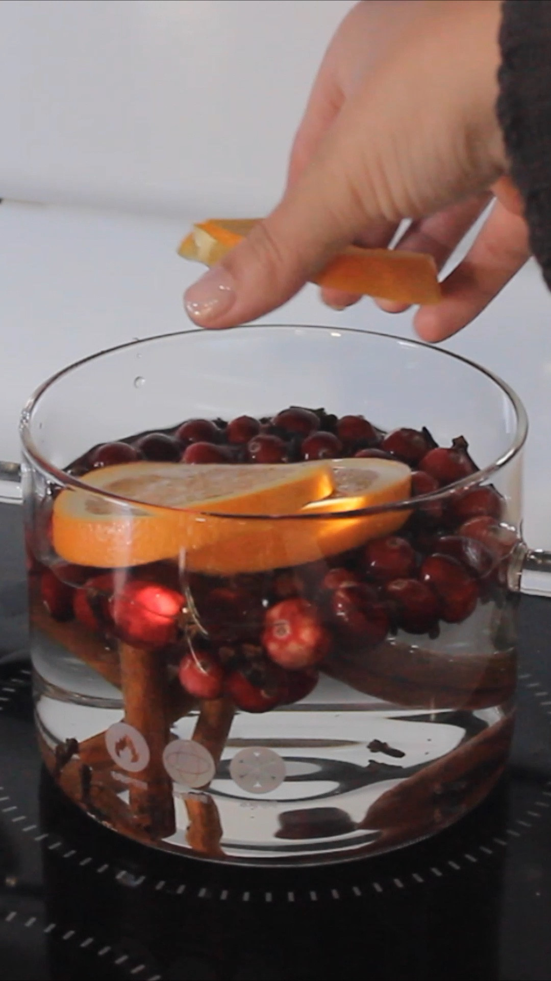 HOW TO MAKE YOUR HOUSE SMELL LIKE CHRISTMAS 24/7 😍🎄 

#LTKVideo #LTKHoliday #LTKSeasonal