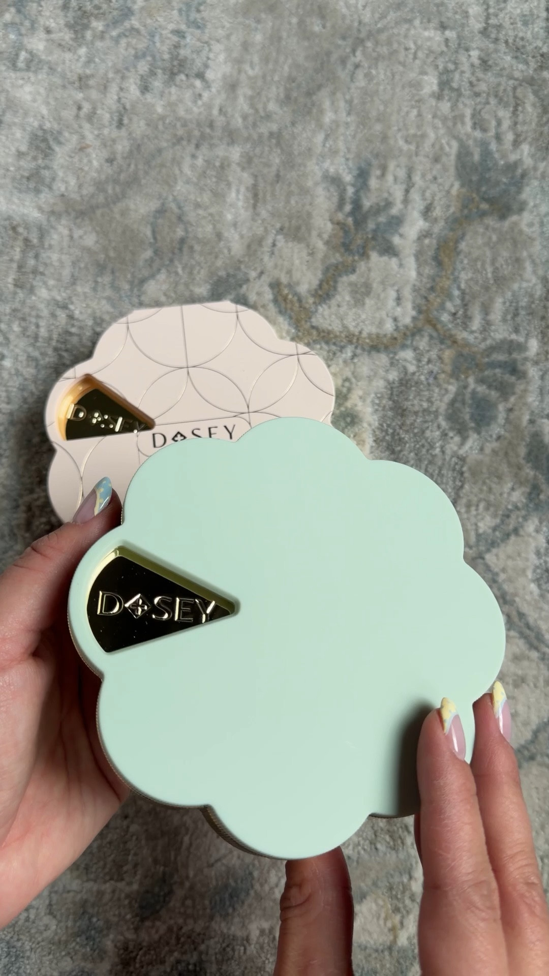 Dosey AM/PM Pill Organizer // aesthetic travel